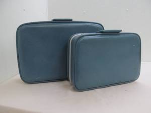 lot 100 image: Hard side luggage