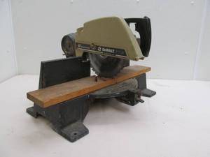 lot 120 image: Power miter saw
