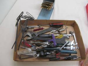 lot 226 image: Hand tools