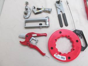 lot 227 image: Assortment of cutters, steel tape