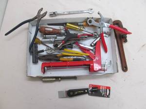 lot 240 image: Assortment of hand tools