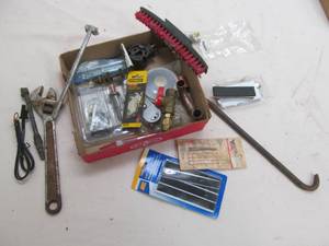 lot 243 image: Tools and hardware