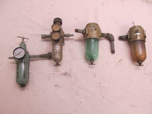 lot 253 image: Air compressor line driersregulators