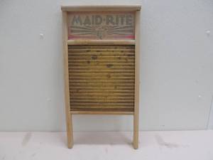 lot 259 image: Vintage wash board