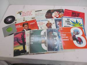 lot 267 image: Group of Christmas records