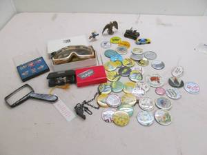 lot 276 image: Pendants, snow goggles, whistle, sport glass