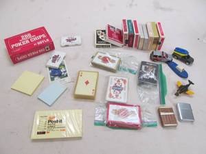 lot 277 image: Variety of vintage items