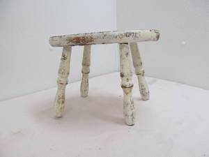 lot 175 image: Vintage stool