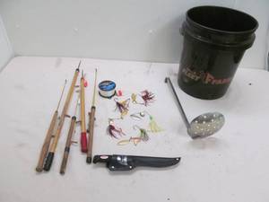 lot 196 image: Assortment of fishing