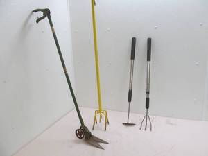 lot 201 image: Garden tools