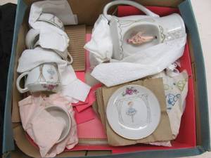 lot 208 image: Musical tea set
