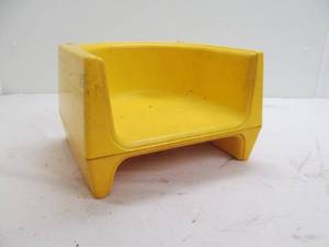 lot 305 image: Booster seat
