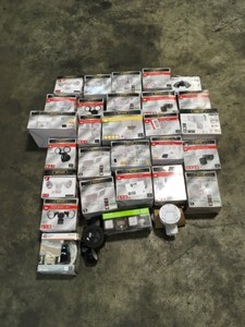 ASSORTED BOX WITH DEFIANT MOTION SECURITY LIGHTS IN BLACK & WHITE SEE PICS