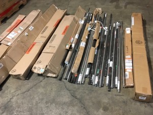 ASSORTED PALLET WITH FLOURECENT LIGHTING & OTHER LIGHTS SEE PICS