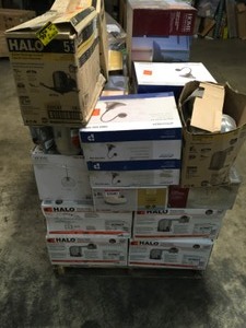 ASSORTED PALLET WITH HOME DECOR COLLECTION HALOPROGRESSIVE LIGHTING SEE PICS