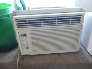 lot 8 image: Kenmore Window Air Conditioner