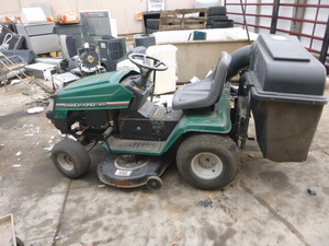 lot 4 image: Ranch King by MTD Riding Lawn Mower with Bagger