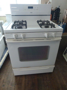 lot 26 image: Kenmore Ultra Bake Propane Gas Range