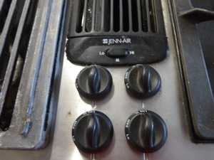lot 31 image: Jenn-Air Cooktop