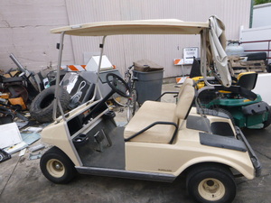 lot 34 image: Ingersoll Rand Club Car Golf Cart