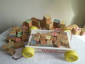 lot 164 image: Vintage Wood Blocks with Pull Wagon, large and small Blocks.