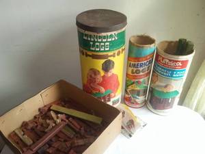 lot 165 image: Lincoln logs and Tinker toys- Vintage