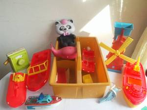lot 167 image: Tons of Fun- Vintage Plastic Toys.
