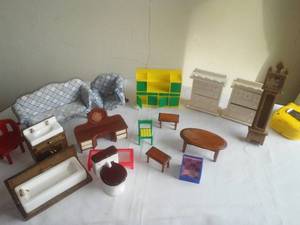 lot 169 image: Vintage Doll House Furniture.