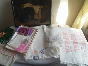 lot 178 image: Vintage Picture and Embroidered Linens and more.