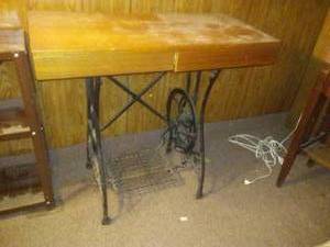 lot 184 image: Steam Punk Table, Sewing machine base.