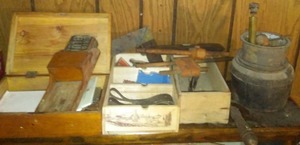 lot 192 image: Vintage & Antique Lot - Look closely