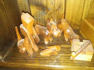 lot 193 image: Shelf of Wooden items.