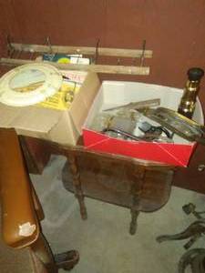 lot 199 image: Table, 45s & more vintage