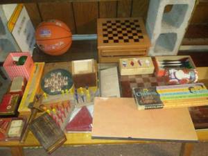 lot 523 image: Vintage Games - Fun Lot.
