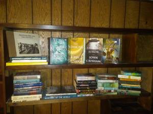 lot 524 image: Nora Roberts John Grisham and more. (5 boxes