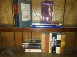 lot 527 image: Churchill and History Books (2 boxes)