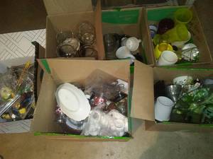 lot 540 image: Vintage Kitchen utensil and more (6 boxes)