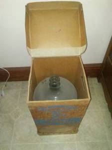 lot 548 image: Vintage Glass Glenwood Water bottle in box. 5 gallons.