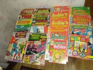 lot 553 image: 5 Comic Books -18 poor to very good. Batman, Superman, Thor, Archie, Scooby.
