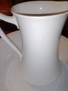 lot 29 image: Ceramic Pitcher & Bowl Set