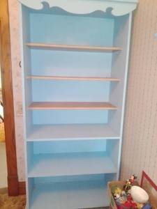 lot 34 image: Wood Book Display Shelf