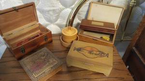 lot 73 image: Collection of Vintage word boxes and more (5)