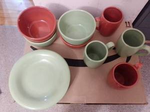 lot 133 image: Espan Dishes. Set of 12.  6 of each color in dinner plate, salad plate, bowl, and mug.