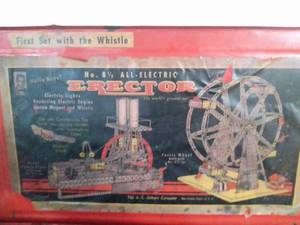 lot 1 image: Vintage 1939 Erector Toy Set.
