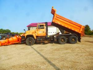 1996 Ford L 9000 Plow Truck