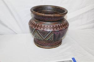 lot 212 image: Southwest Theme  Table Vase