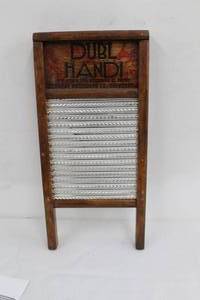 lot 222 image: Vintage Wooden Washboard Dubl Handi  Art Dcor
