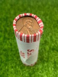 lot 41 image: Roll of Unsearched Wheat Pennies