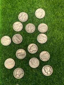 lot 46 image: Lot of 15 Mercury Dimes