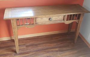lot 24 image: Prairie Mission Lane Sofa Table